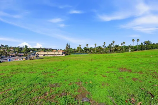 $4,000,000 | 1630 South Mission Road, Fallbrook, CA 92028