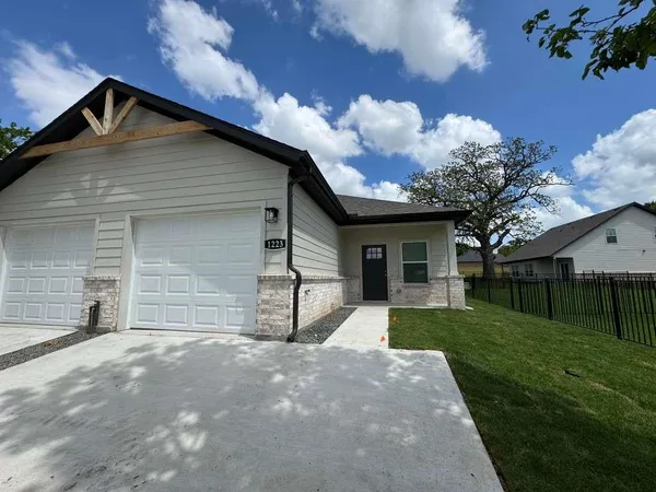 $1,850 | 1223 South Austin Street, Unit 1223, Sherman, TX 75090