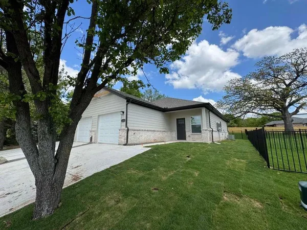 $1,850 | 1223 South Austin Street, Unit 1223, Sherman, TX 75090