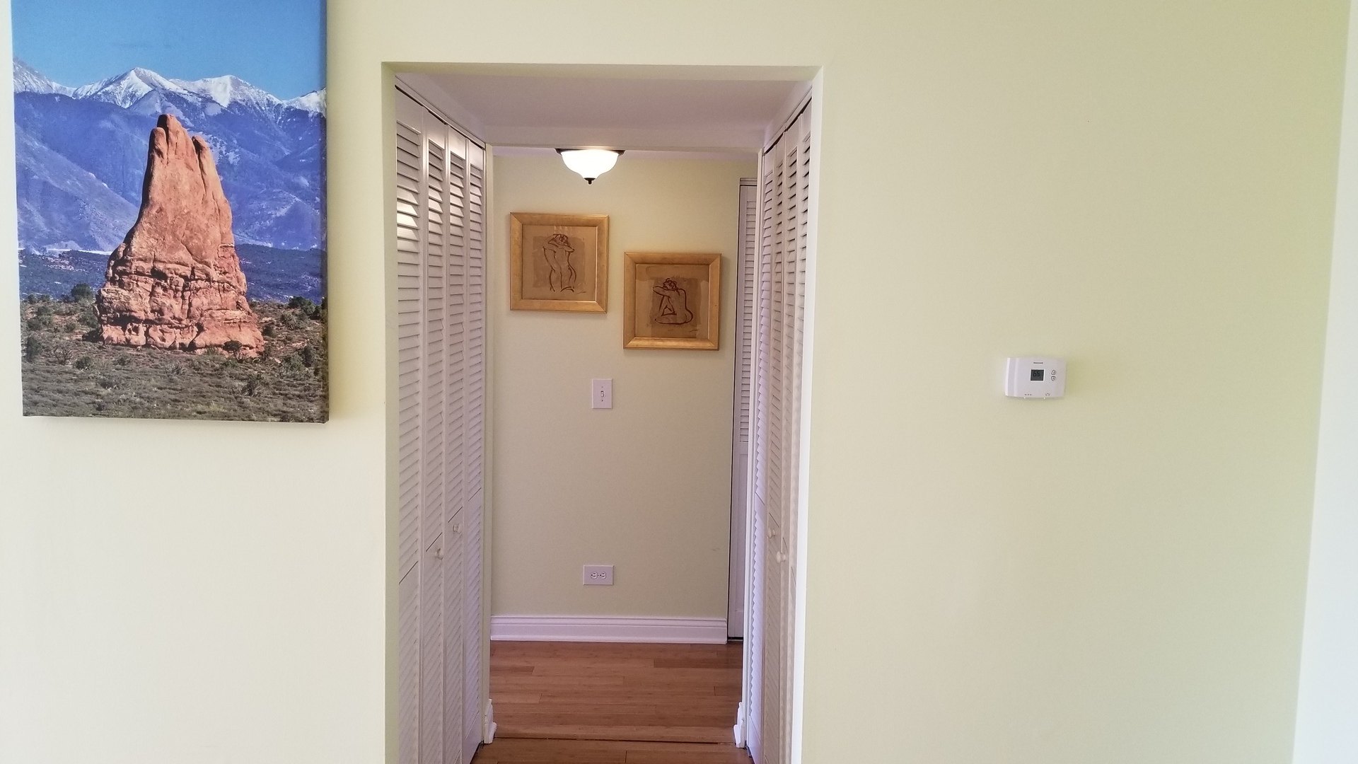 406 East Kensington Road, Unit C Mount Prospect, IL 60056 - Photo 15 of 22 a view of a hallway with white walls