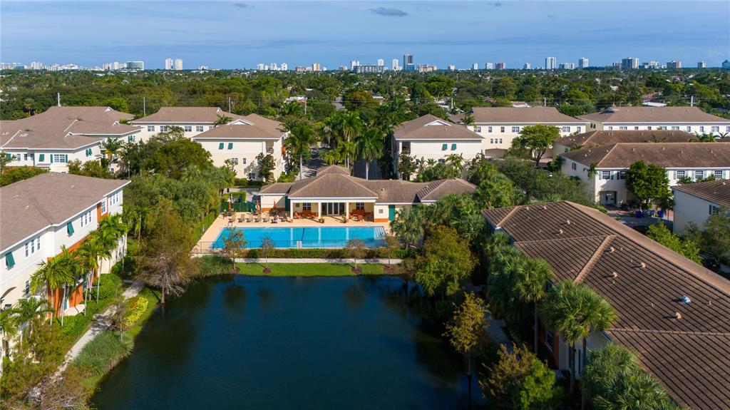 122 Southwest 7th Court, Unit 122 Pompano Beach, FL 33060 - Photo 35 of 36 an aerial view of multiple house