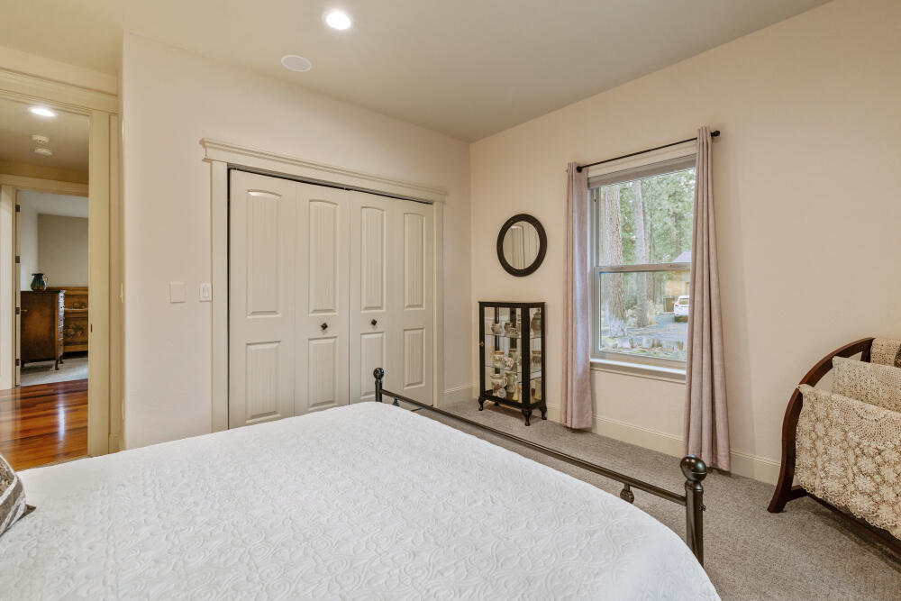 11209 Merganser Road Klamath Falls, OR 97601 - Photo 45 of 73 Large Bedroom #3