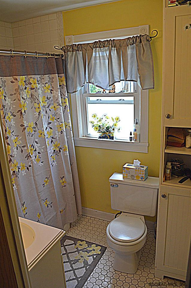 2734 Broadway Rotterdam, NY 12306 - Photo 20 of 31 Photo 20