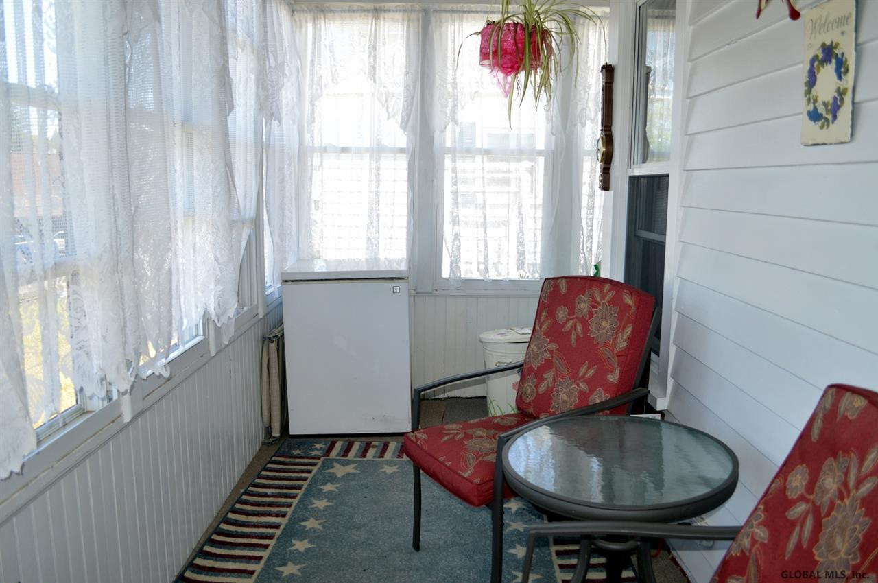 2734 Broadway Rotterdam, NY 12306 - Photo 4 of 31 Photo 4