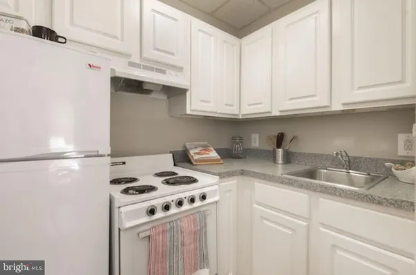 $1,445 | 201 South 13th Street, Unit 212, Philadelphia, PA 19107
