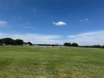 $699,000 | 125 Rolling Bnd Road, Alvord, TX 76225