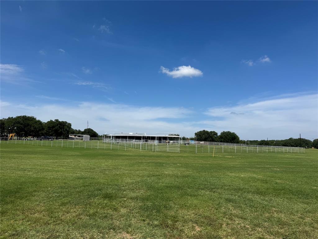 125 Rolling Bnd Road Alvord, TX 76225 - Photo 19 of 34