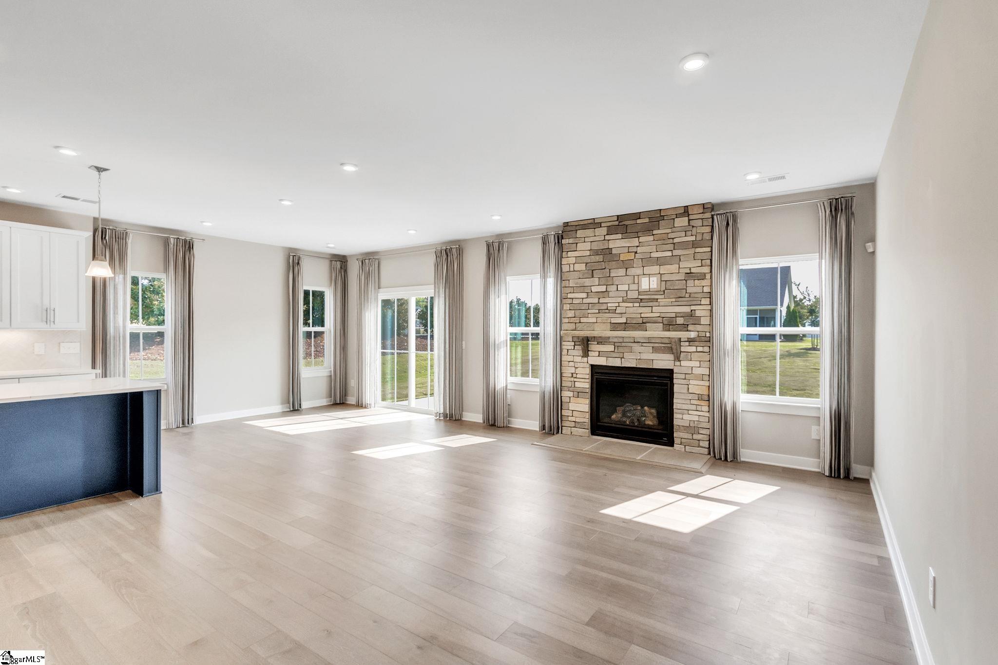 202 Blackfoot Road Greenville, SC 29607 - Photo 4 of 36 Gallery Image 4