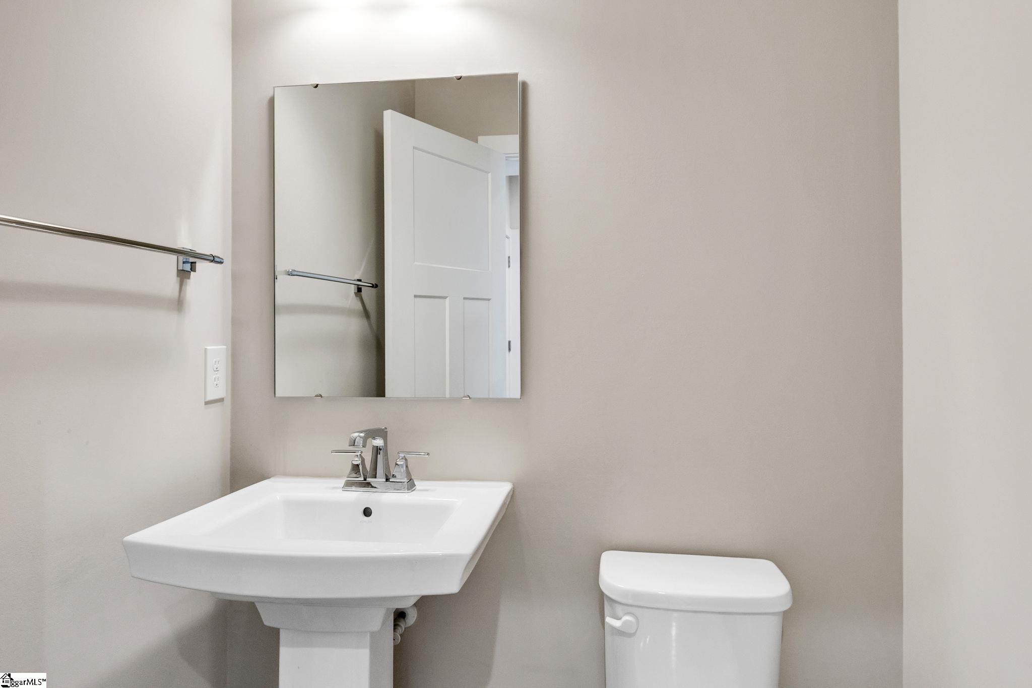 202 Blackfoot Road Greenville, SC 29607 - Photo 8 of 36 Gallery Image 8