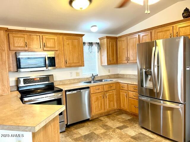 KITCHEN APPLIANCES 4