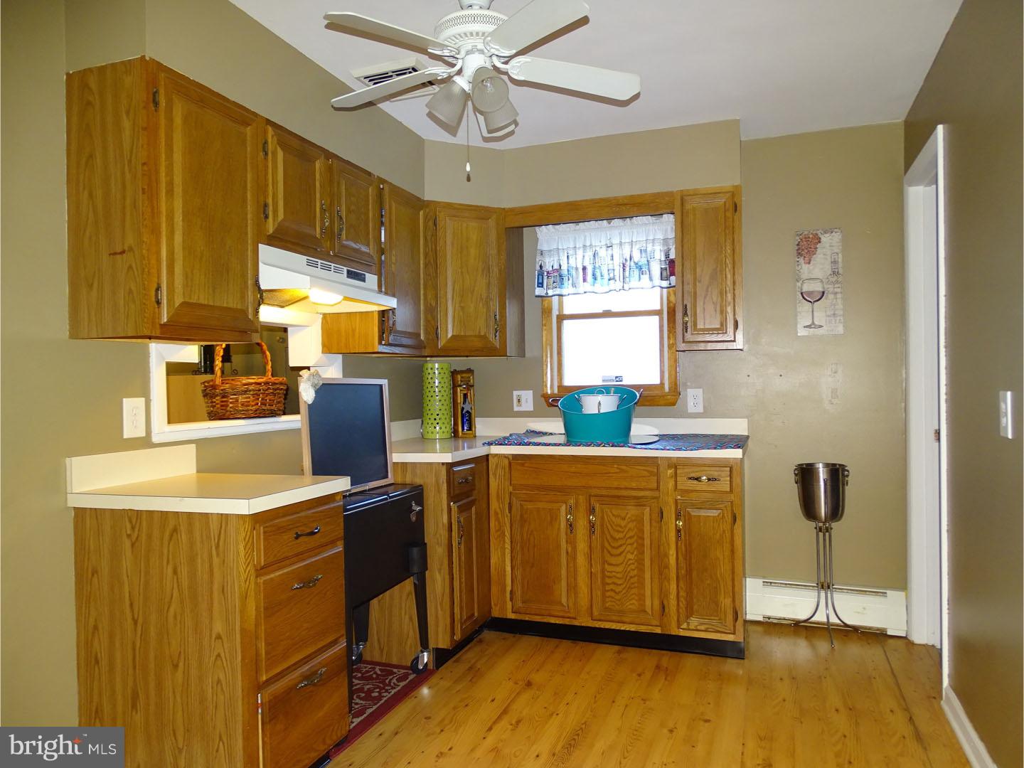 63 Quickset Road Levittown, PA 19057 - Photo 14 of 25 In-law Suite