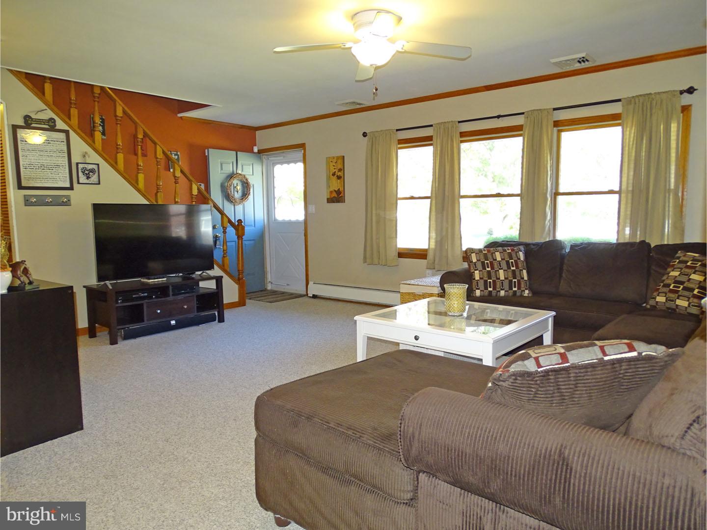 63 Quickset Road Levittown, PA 19057 - Photo 4 of 25 Living Room