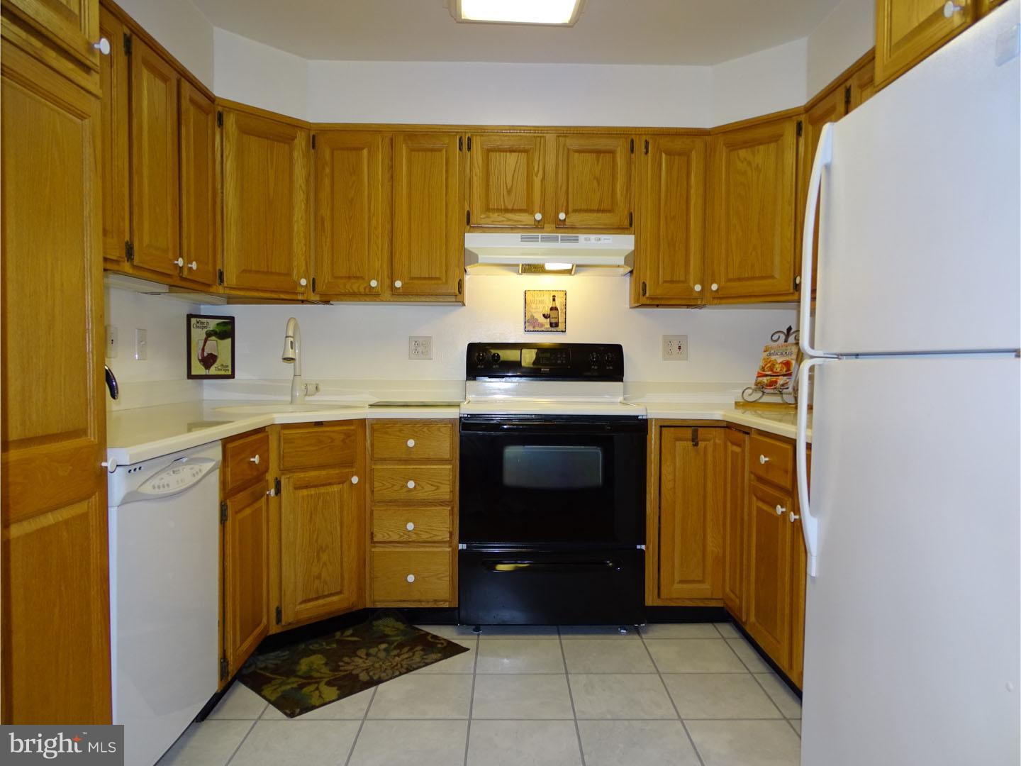 63 Quickset Road Levittown, PA 19057 - Photo 7 of 25 Kitchen