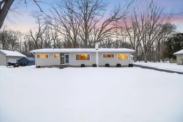 $270,000 | 2710 Leland Drive, Jackson, MI 49203