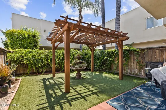 $697,000 | 7132 Farralone Avenue, Unit 206, Canoga Park, CA 91303