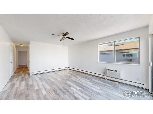 a black and white photo of a room