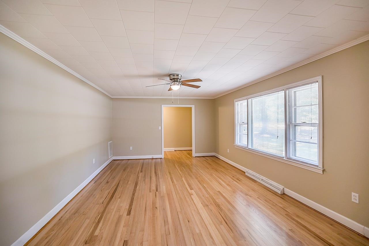 5150 Cross Anchor Road Enoree, SC 29335 - Photo 8 of 36