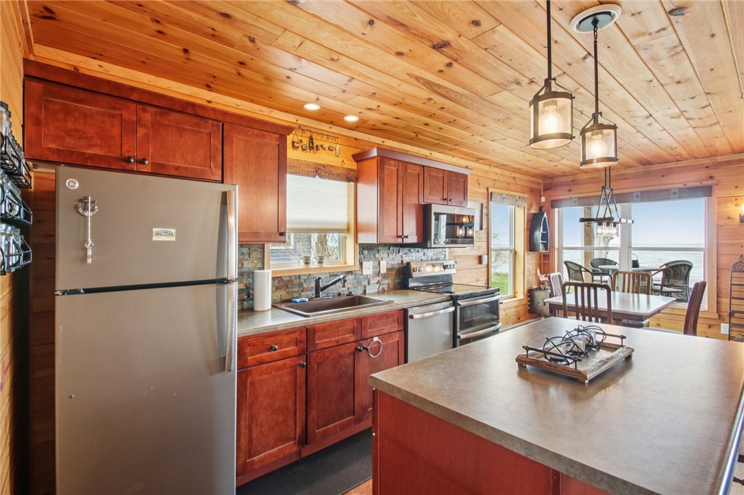 112 Main Street Kendall, NY 14476 - Photo 5 of 34