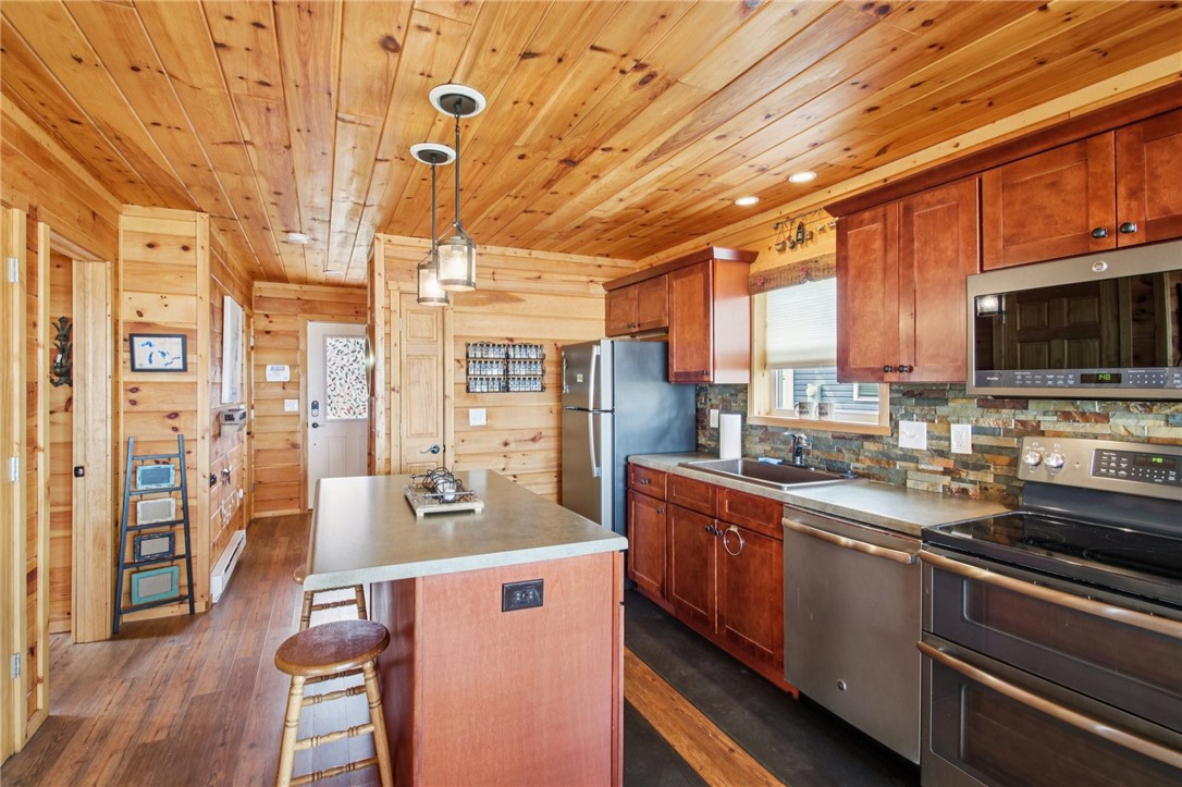 112 Main Street Kendall, NY 14476 - Photo 7 of 34
