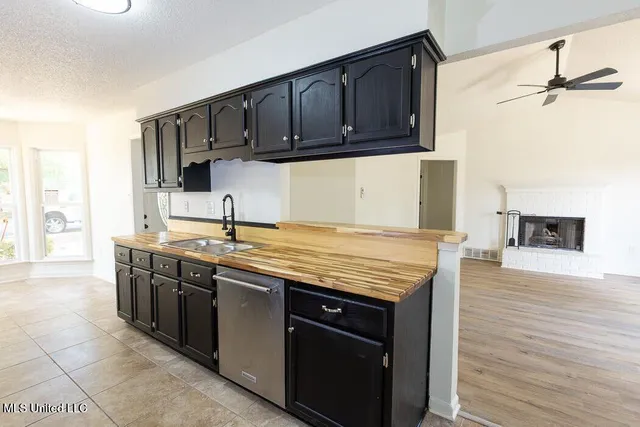 $1,700 | 10335 Yates Drive, Olive Branch, MS 38654