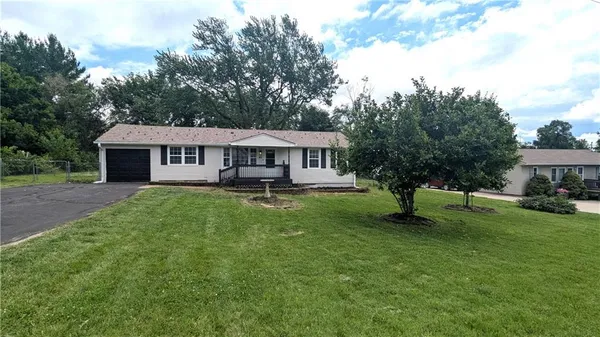 $175,000 | 411 North Cogan Lane, Independence, MO 64050