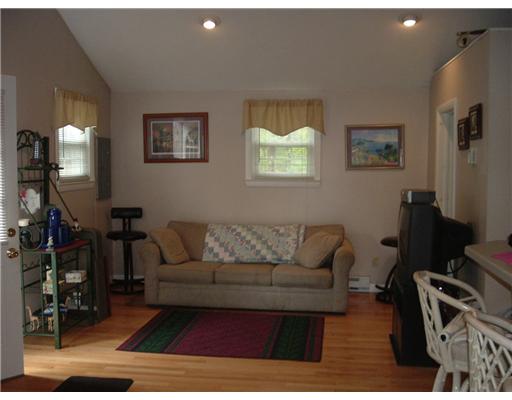 54 Raymonds Point Road, Unit 54 Coventry, RI 02816 - Photo 6 of 10 Living Room.
