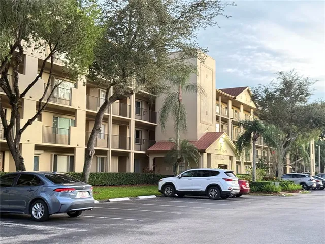$2,200 | 1001 Southwest 141st Avenue, Unit 103K, Pembroke Pines, FL 33027