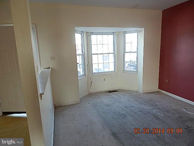 12305 Sandy Point Court Silver Spring, MD 20904 - Photo 3 of 15 Living Room