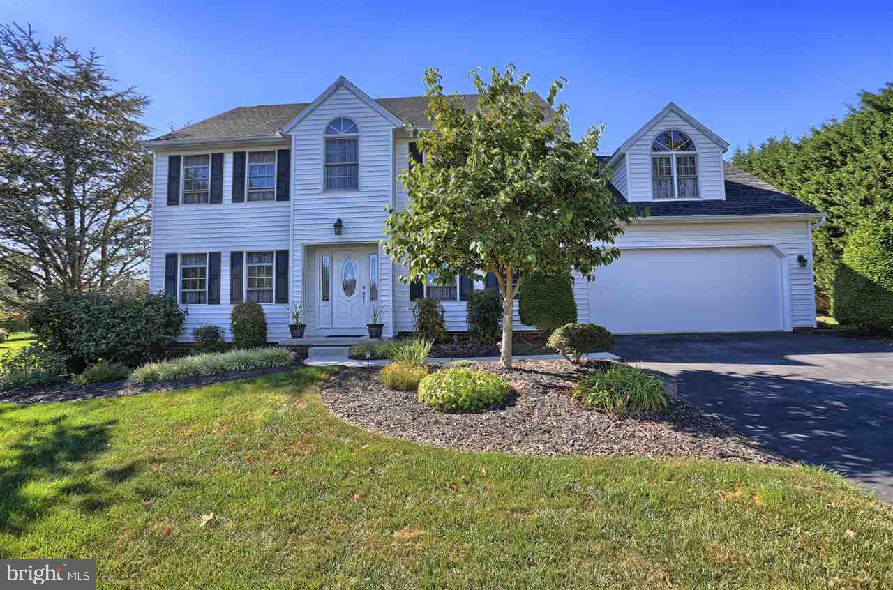 504 Hamlet Drive West Spring Grove, PA 17362 - Photo 1 of 36