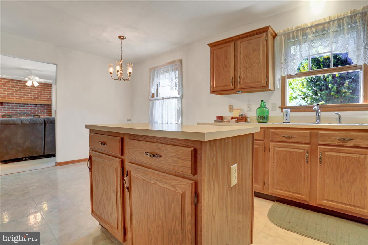 504 Hamlet Drive West Spring Grove, PA 17362 - Photo 17 of 36