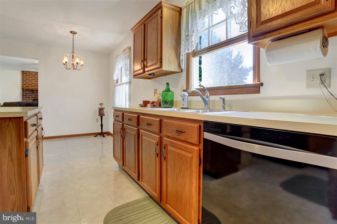 504 Hamlet Drive West Spring Grove, PA 17362 - Photo 18 of 36