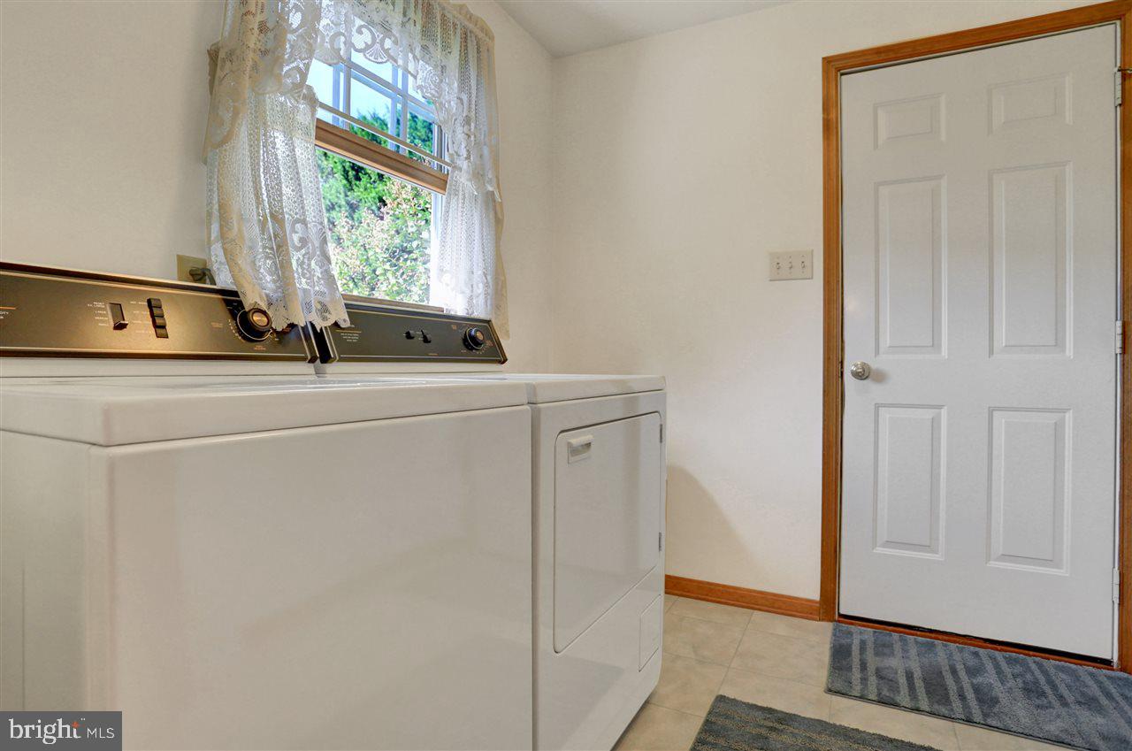 504 Hamlet Drive West Spring Grove, PA 17362 - Photo 20 of 36