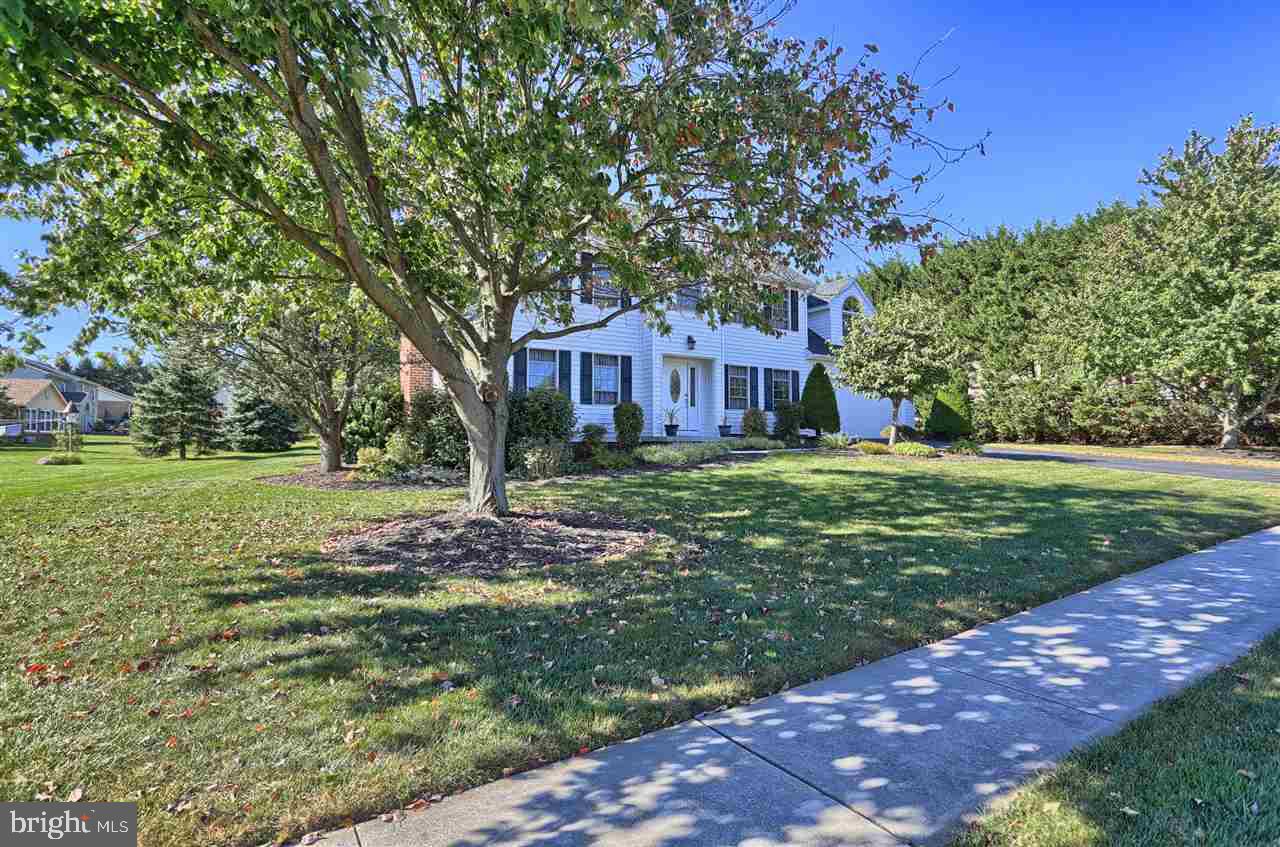 504 Hamlet Drive West Spring Grove, PA 17362 - Photo 3 of 36