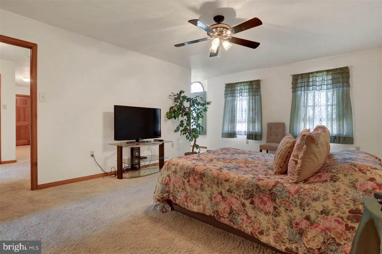 504 Hamlet Drive West Spring Grove, PA 17362 - Photo 27 of 36