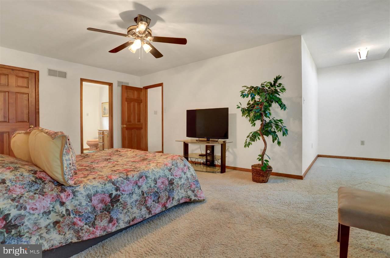 504 Hamlet Drive West Spring Grove, PA 17362 - Photo 28 of 36