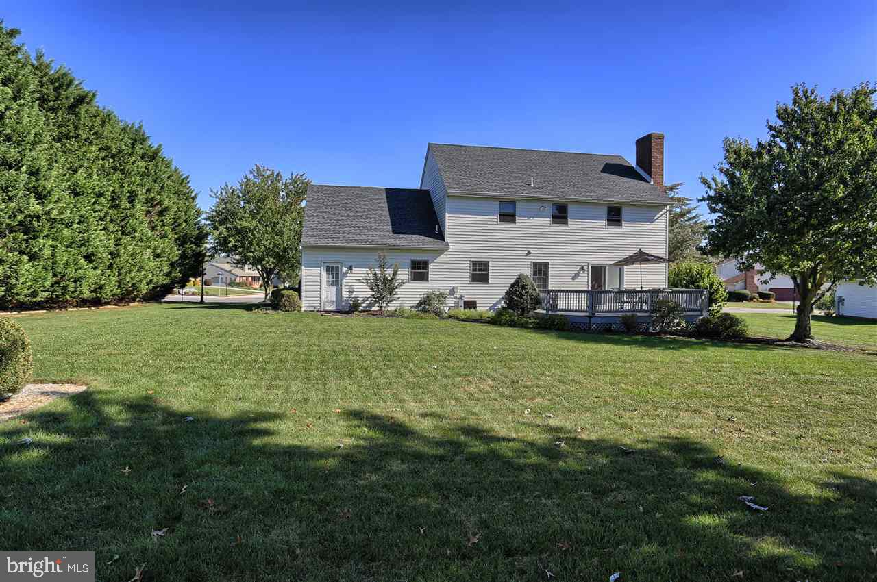504 Hamlet Drive West Spring Grove, PA 17362 - Photo 4 of 36