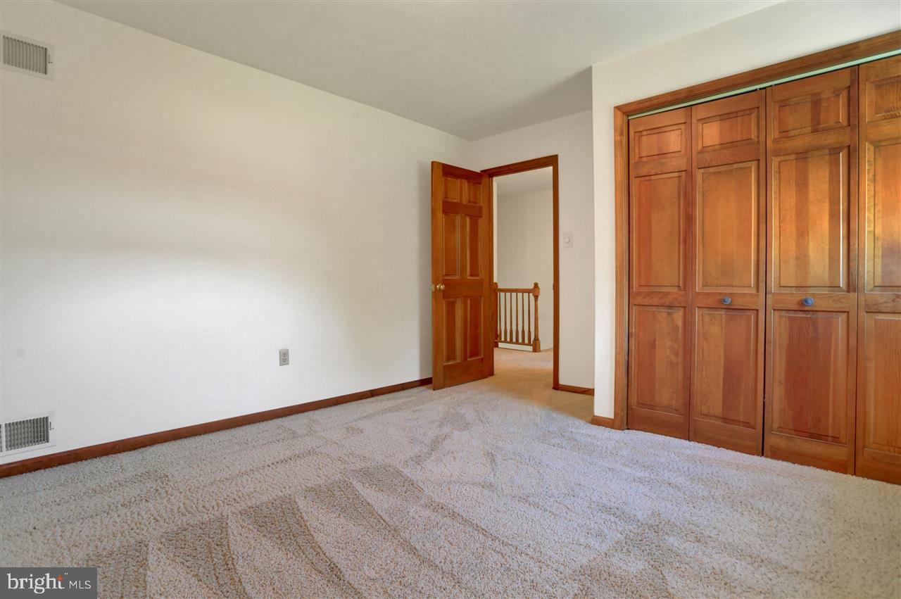504 Hamlet Drive West Spring Grove, PA 17362 - Photo 32 of 36