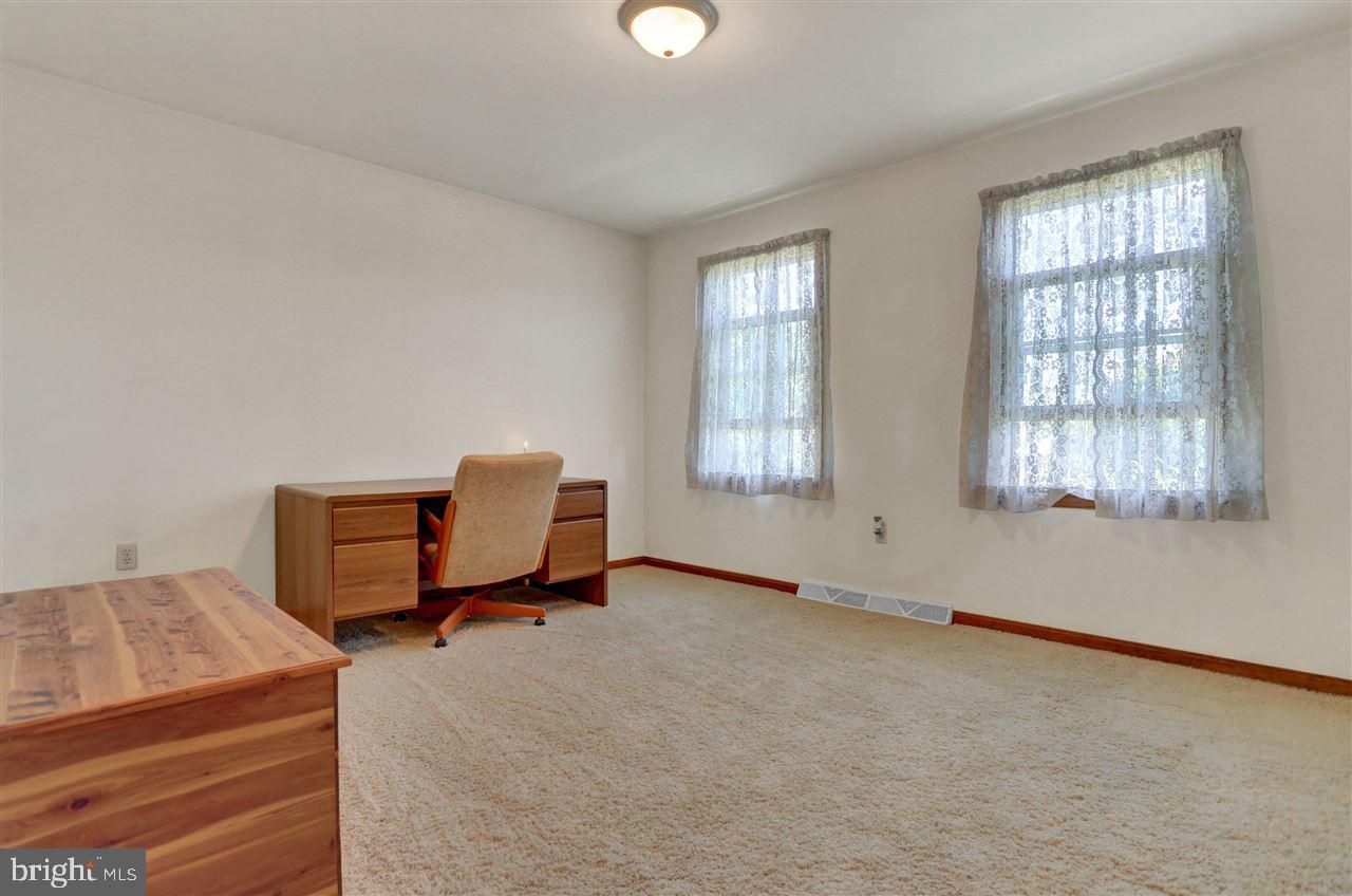 504 Hamlet Drive West Spring Grove, PA 17362 - Photo 33 of 36