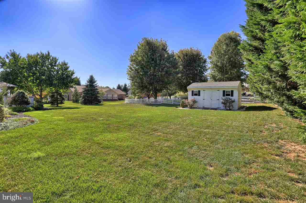 504 Hamlet Drive West Spring Grove, PA 17362 - Photo 5 of 36