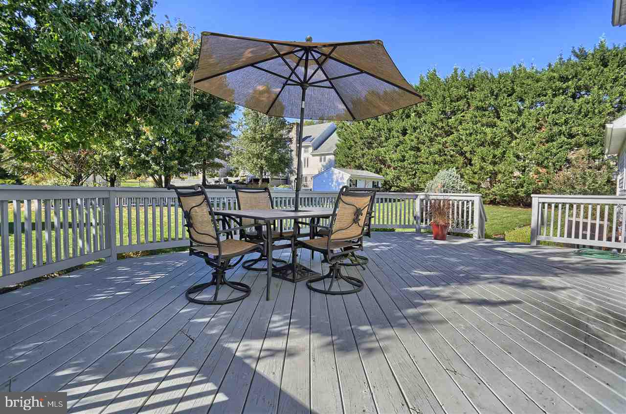 504 Hamlet Drive West Spring Grove, PA 17362 - Photo 6 of 36