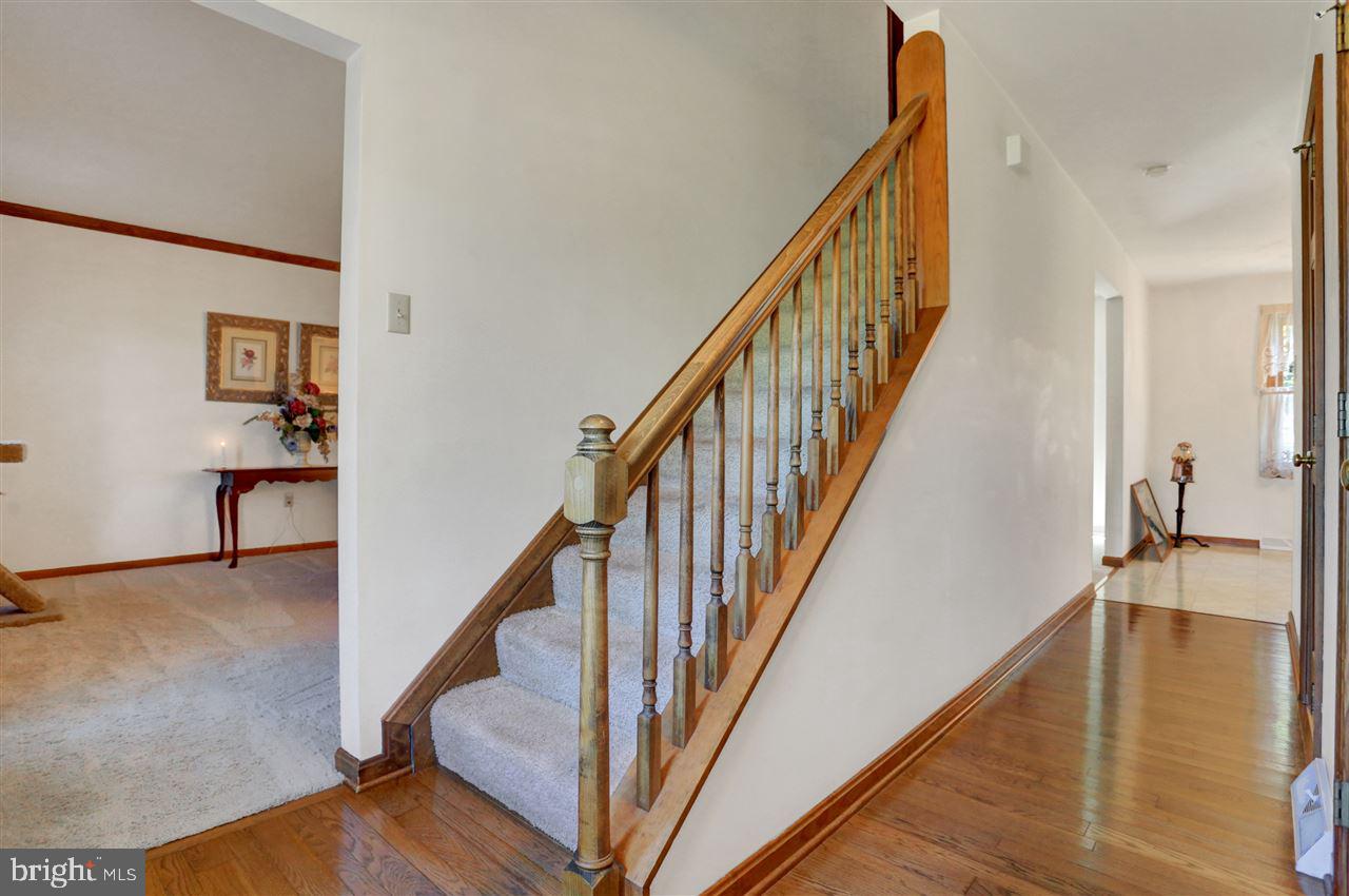 504 Hamlet Drive West Spring Grove, PA 17362 - Photo 8 of 36