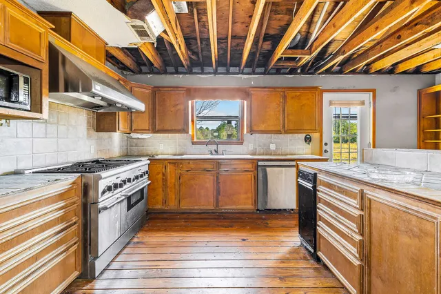 $214,900 | 7101 Ireland Lane, Silsbee, TX 77656