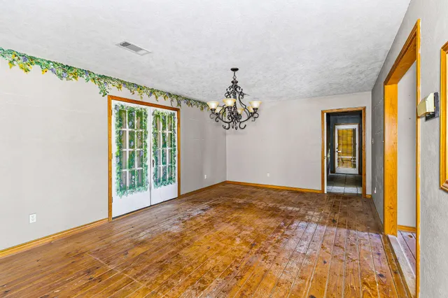 $214,900 | 7101 Ireland Lane, Silsbee, TX 77656