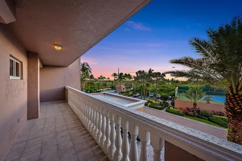 $1,575,000 | 700 Ocean Royale, Unit 302, Juno Beach, FL 33408