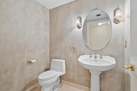 $1,575,000 | 700 Ocean Royale, Unit 302, Juno Beach, FL 33408