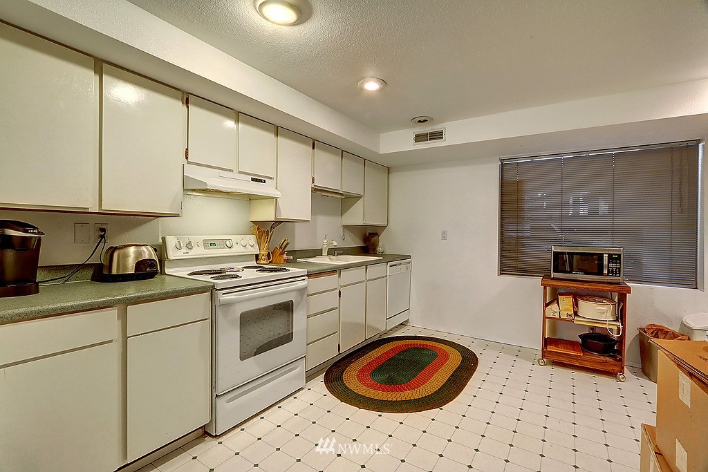 130 Southwest 156th Street Burien, WA 98166 - Photo 6 of 16 Gallery Image 6