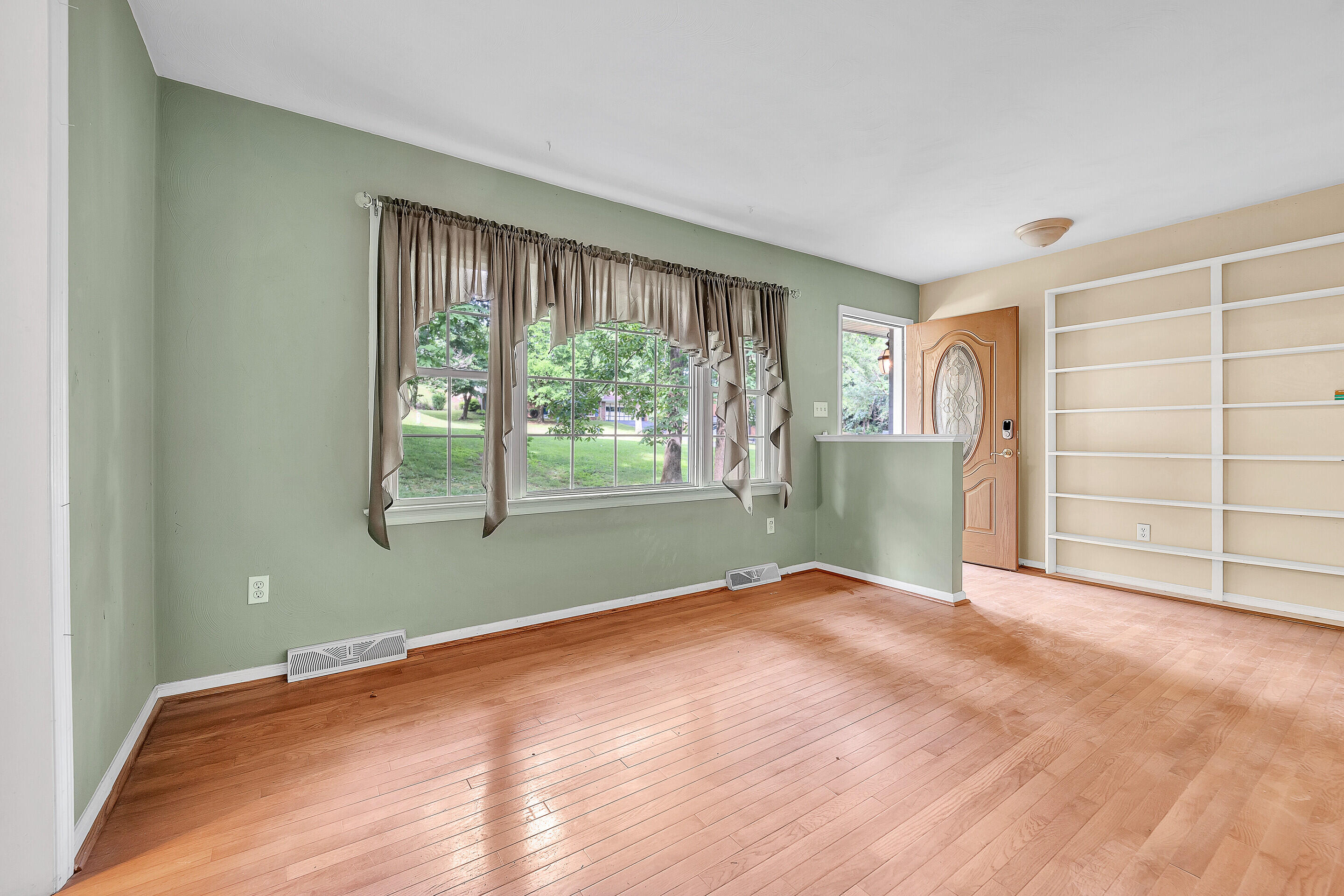 131 Scalybark Drive Blue Ridge, VA 24064 - Photo 3 of 24 05_131_Scalybank_Dr05_mls