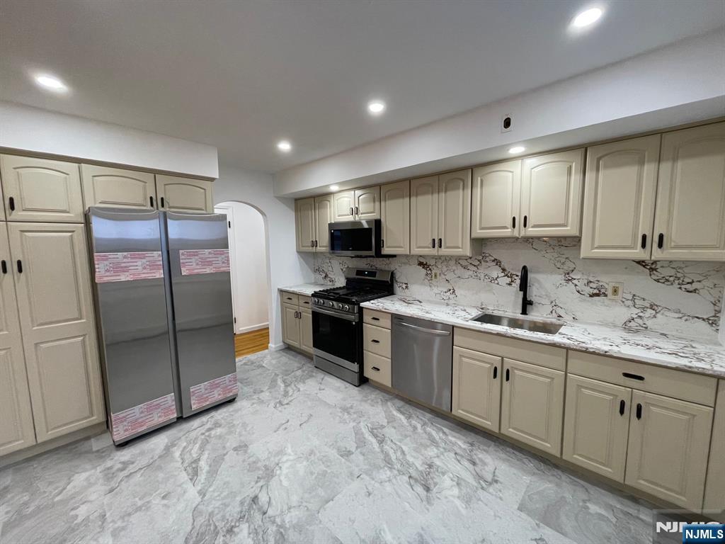 1531 8th Street, Unit 2 Fort Lee, NJ 07024 - Photo 5 of 19