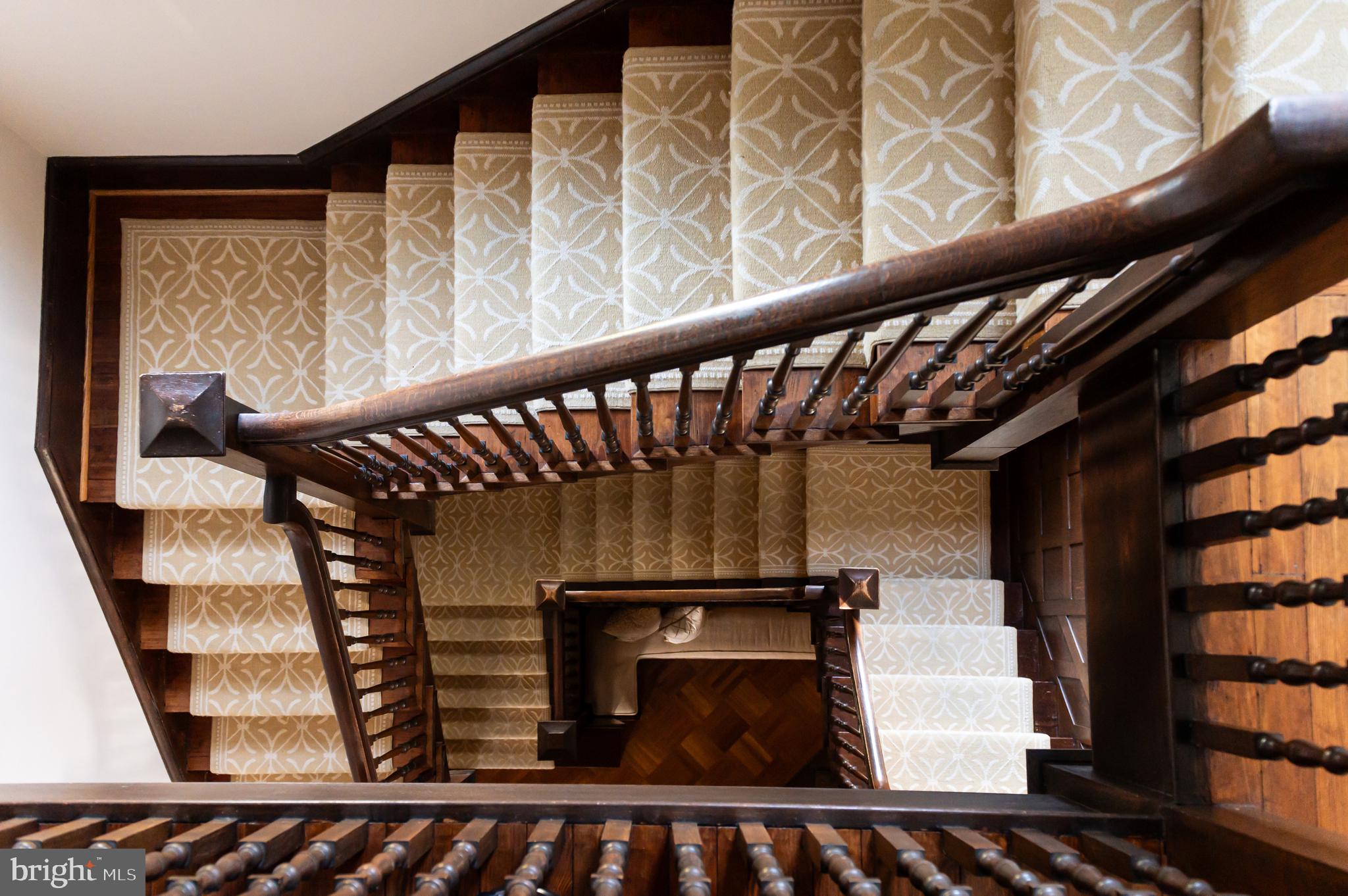 3031 Gates Road Northwest Washington, DC 20008 - Photo 35 of 50 a view of entryway