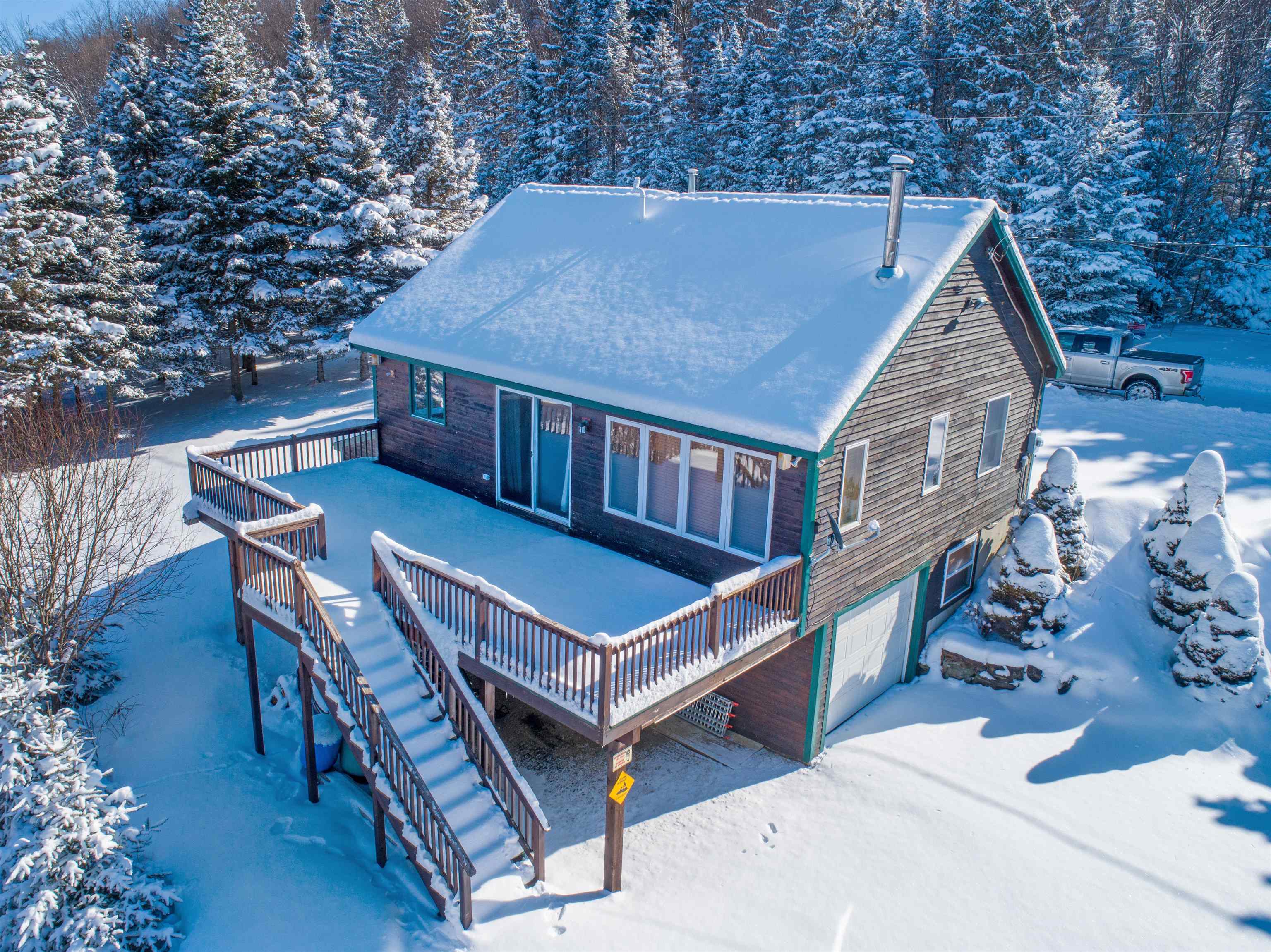 117 Daniel Beard Road Pittsburg, NH 03592 - Photo 1 of 39 Gallery Image 1